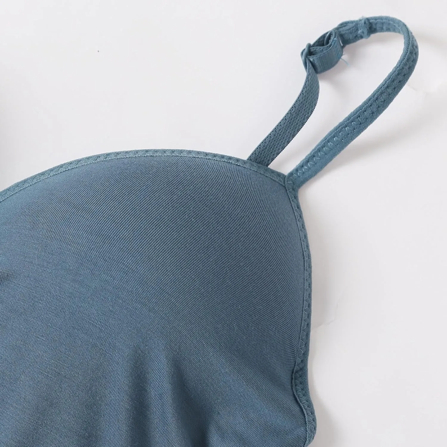 Camisole Tops for Women Built in Bra Spaghetti Strap Workout Yoga Shirts Basic Padded Tank Tops 2025 Summer Clothes