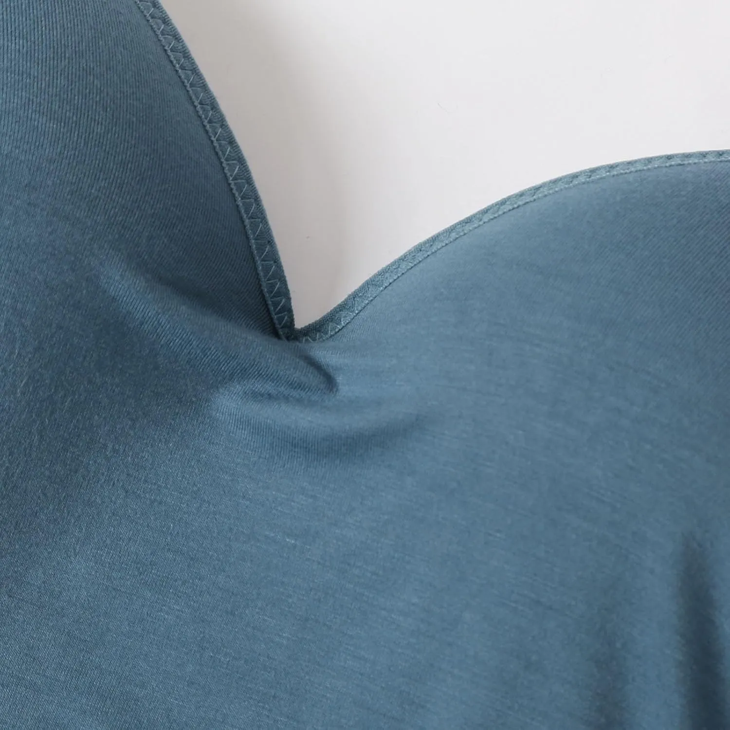 Camisole Tops for Women Built in Bra Spaghetti Strap Workout Yoga Shirts Basic Padded Tank Tops 2025 Summer Clothes
