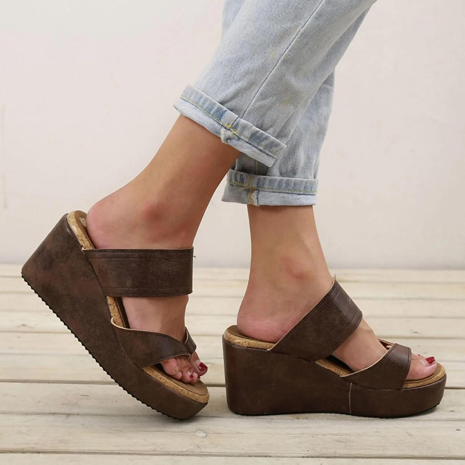 Flip Flops for Women Slip On Platform Wedge Slippers Comfortable Soft Cushion Clip Toe Sandals Fashion Beach Walking Casual Shoes Slip On Indoor Outdoor