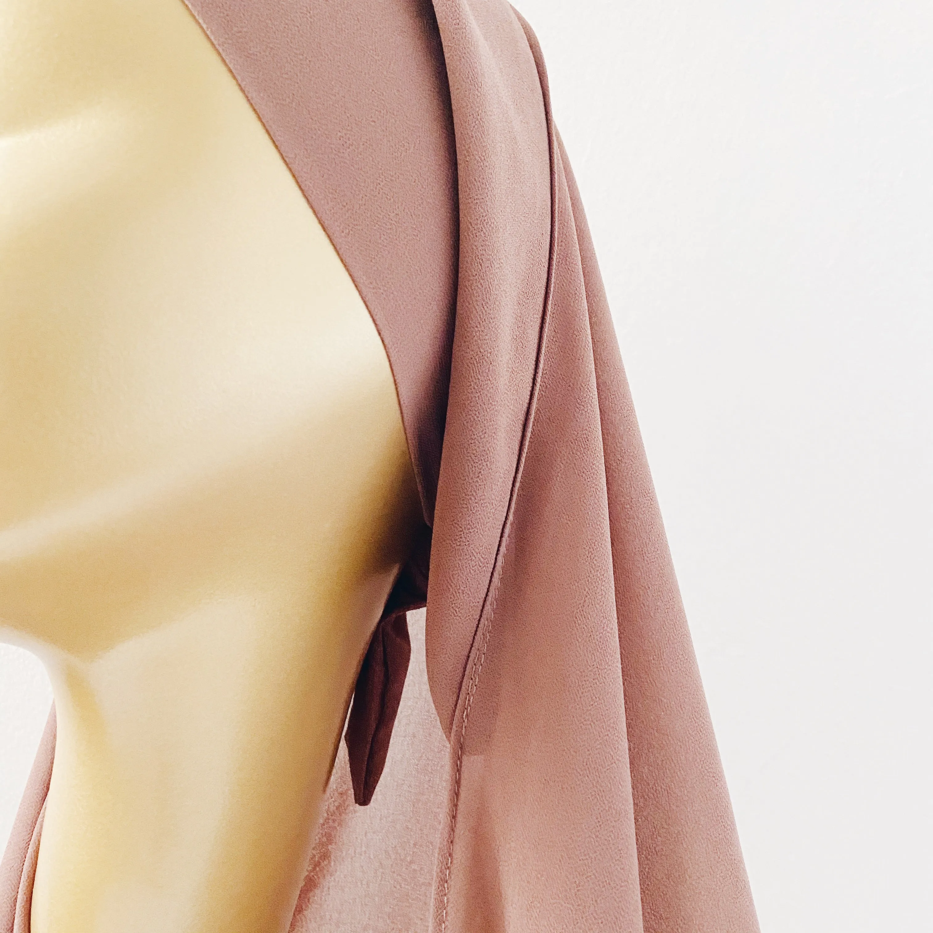 Tie-Back Shawl : Black