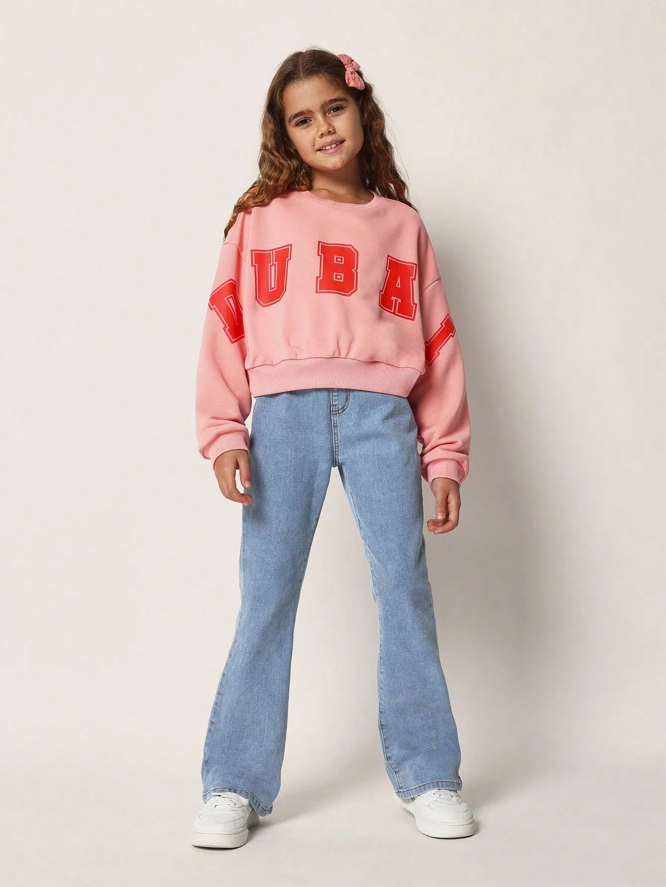 Tween Girls Comfy Crop Fit Crew Neck Sweatshirt With Large Dubai Graphic Print