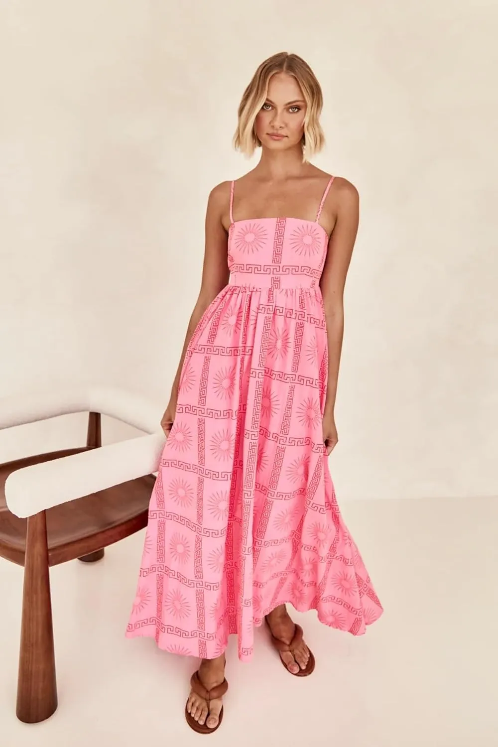 utcoco Women's 2024 Summer Spaghetti Strap Sundresses Back Smocked Cut Out Floral Printed Cute Flowy A Line Maxi Dress