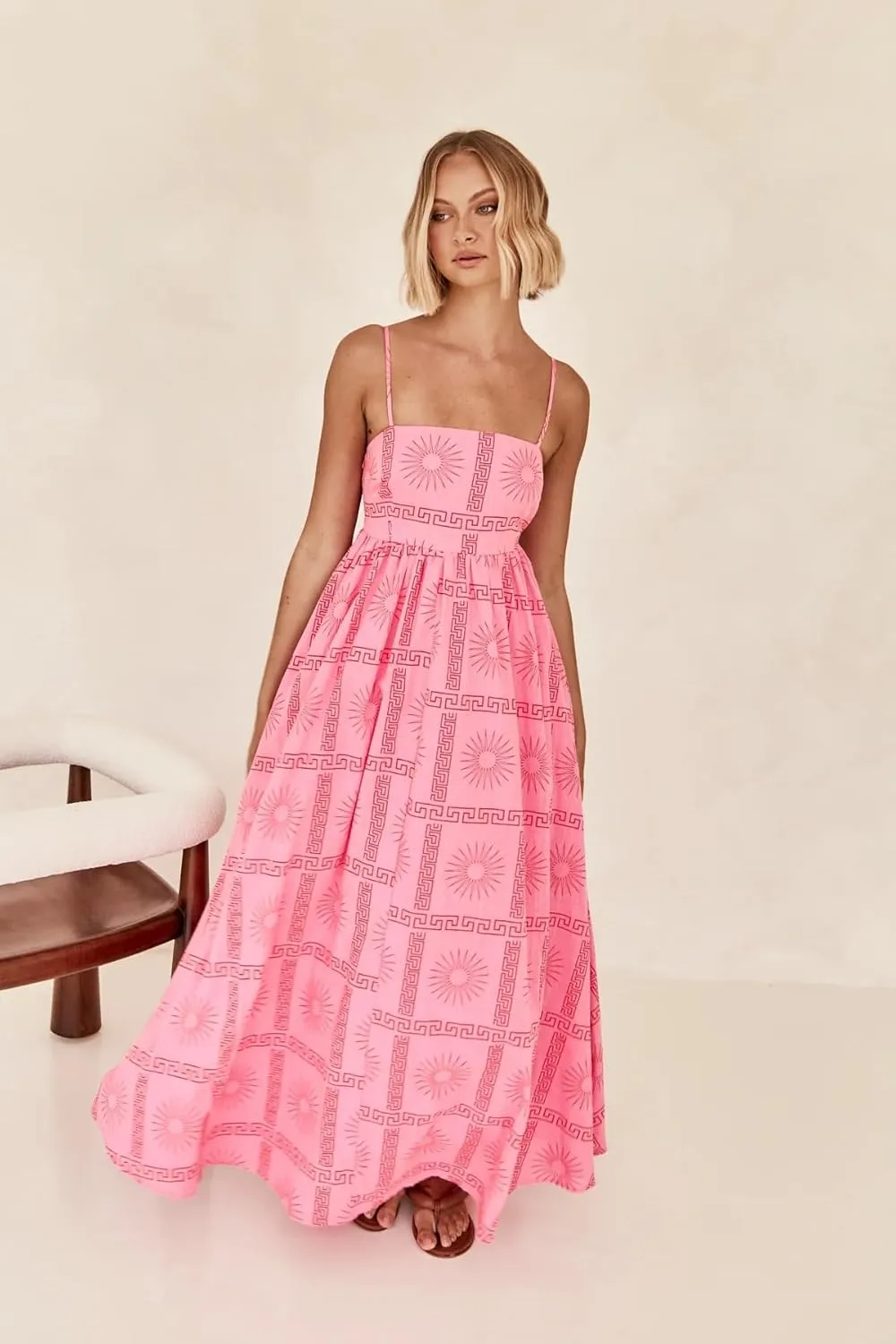 utcoco Women's 2024 Summer Spaghetti Strap Sundresses Back Smocked Cut Out Floral Printed Cute Flowy A Line Maxi Dress