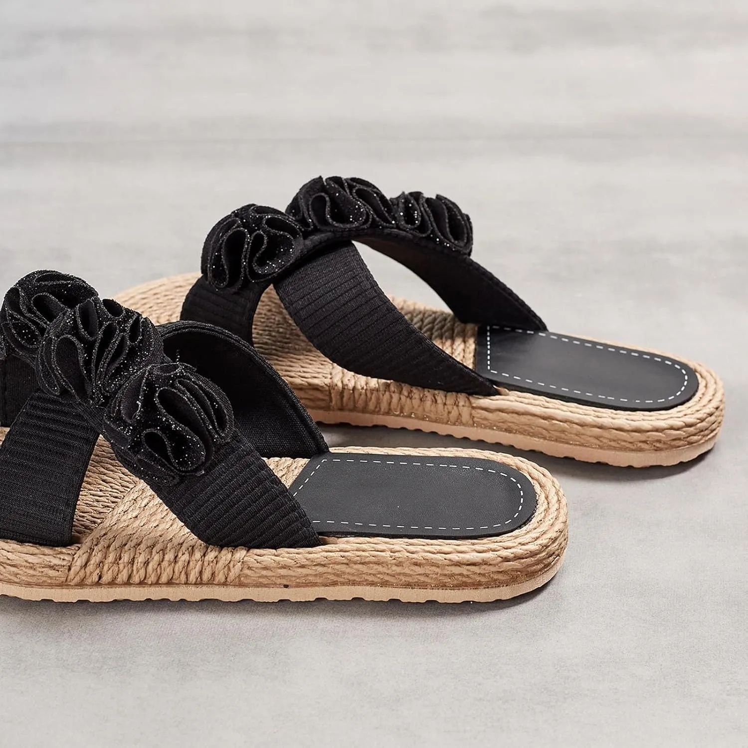 Women's Criss Cross Strappy Sandals Open Toe Comfortable Slip on Slide Shoes Beach Summer Footwear Sandal