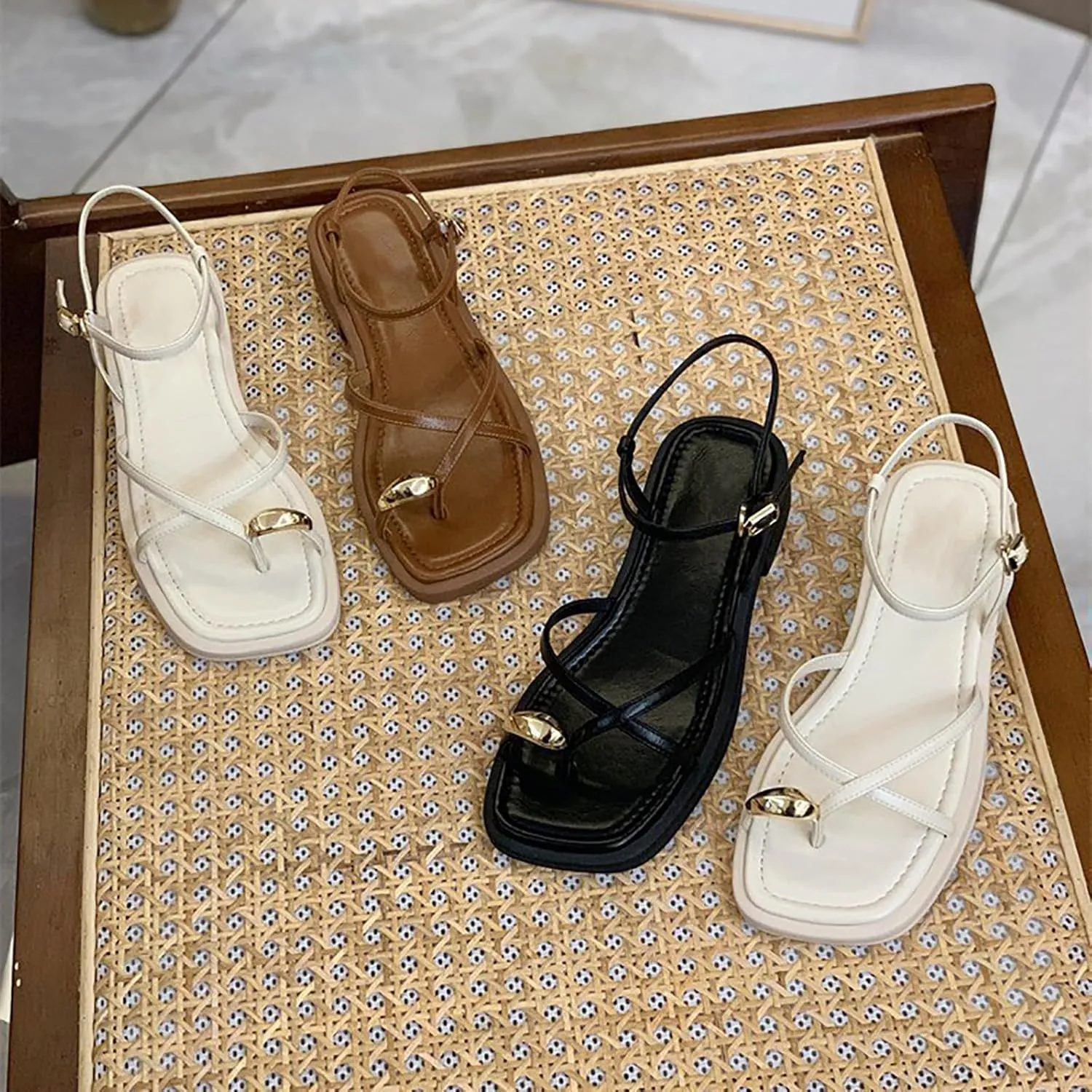 Womens Strappy Flat Sandals Comfortable Flip Flop Sandals Square Toe Dressy Ankle Strap Summer Beach Shoes