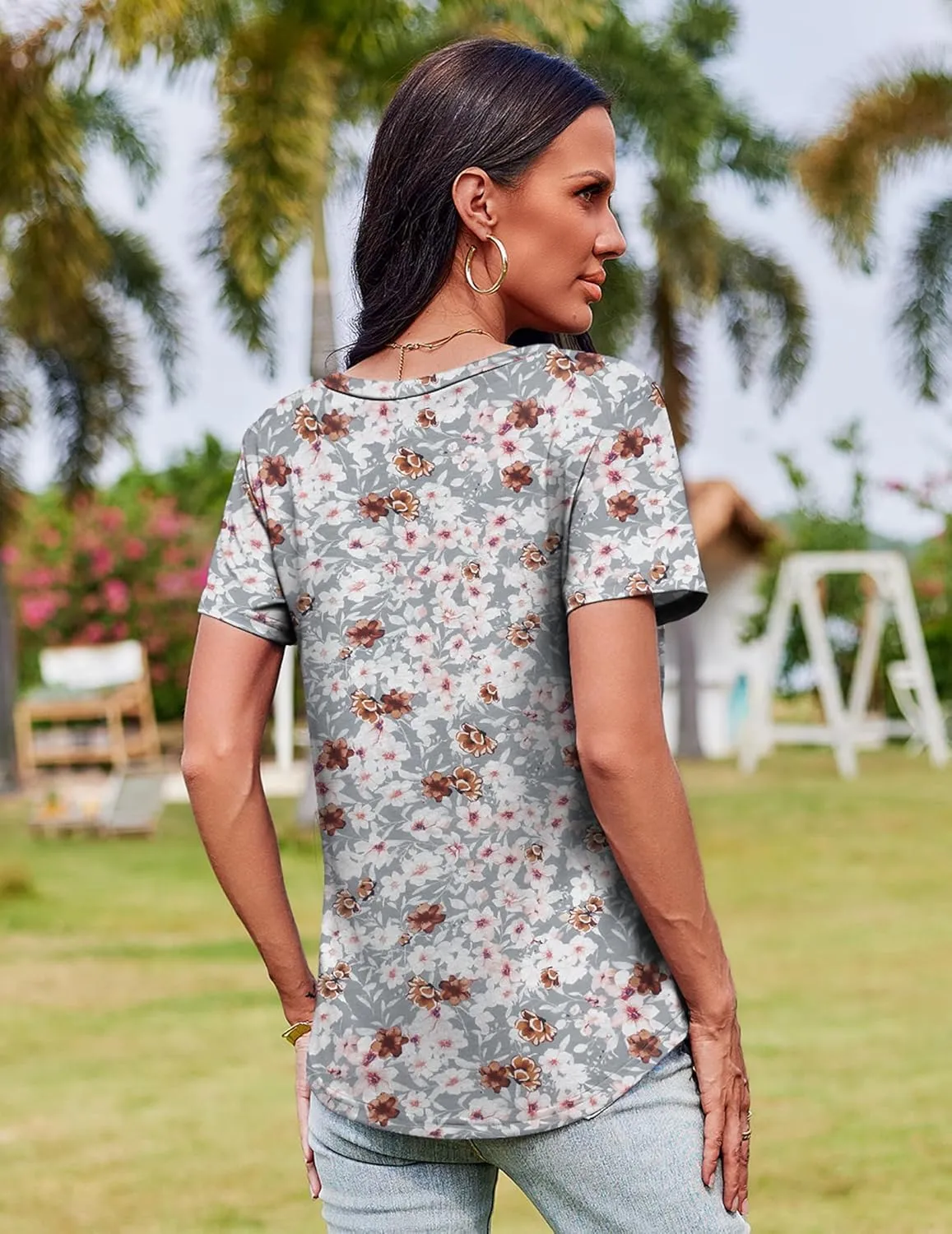 Zeagoo Womens Casual T Shirts for Summer 2025 Short Sleeve Crewneck Tunic Shirts Floral Print Tops Pleated Dressy Blouse